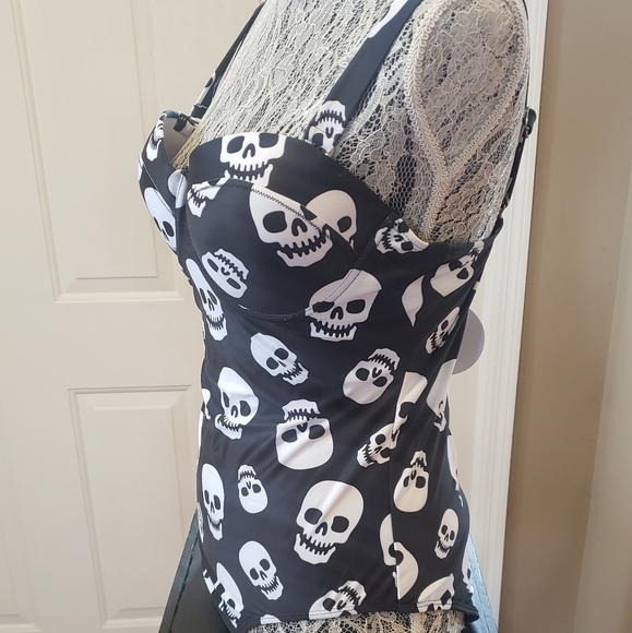 Sourpuss- Discontinued Skull Swimsuit! - Picture 3 of 8